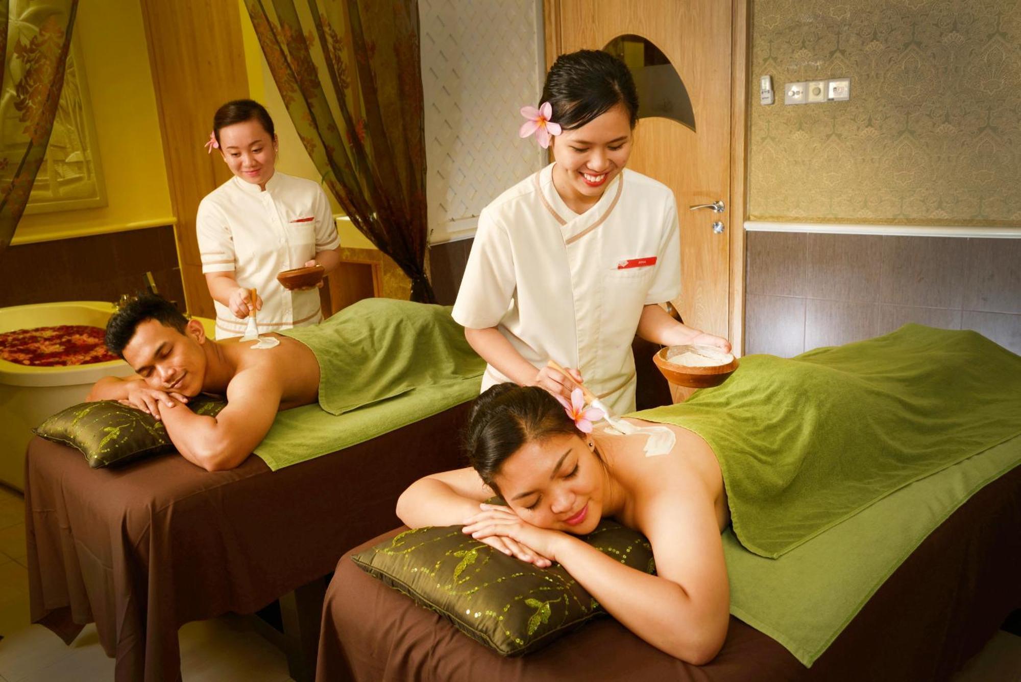 Hotel Grand Lexis Port Dickson Exteriér fotografie Thai massage