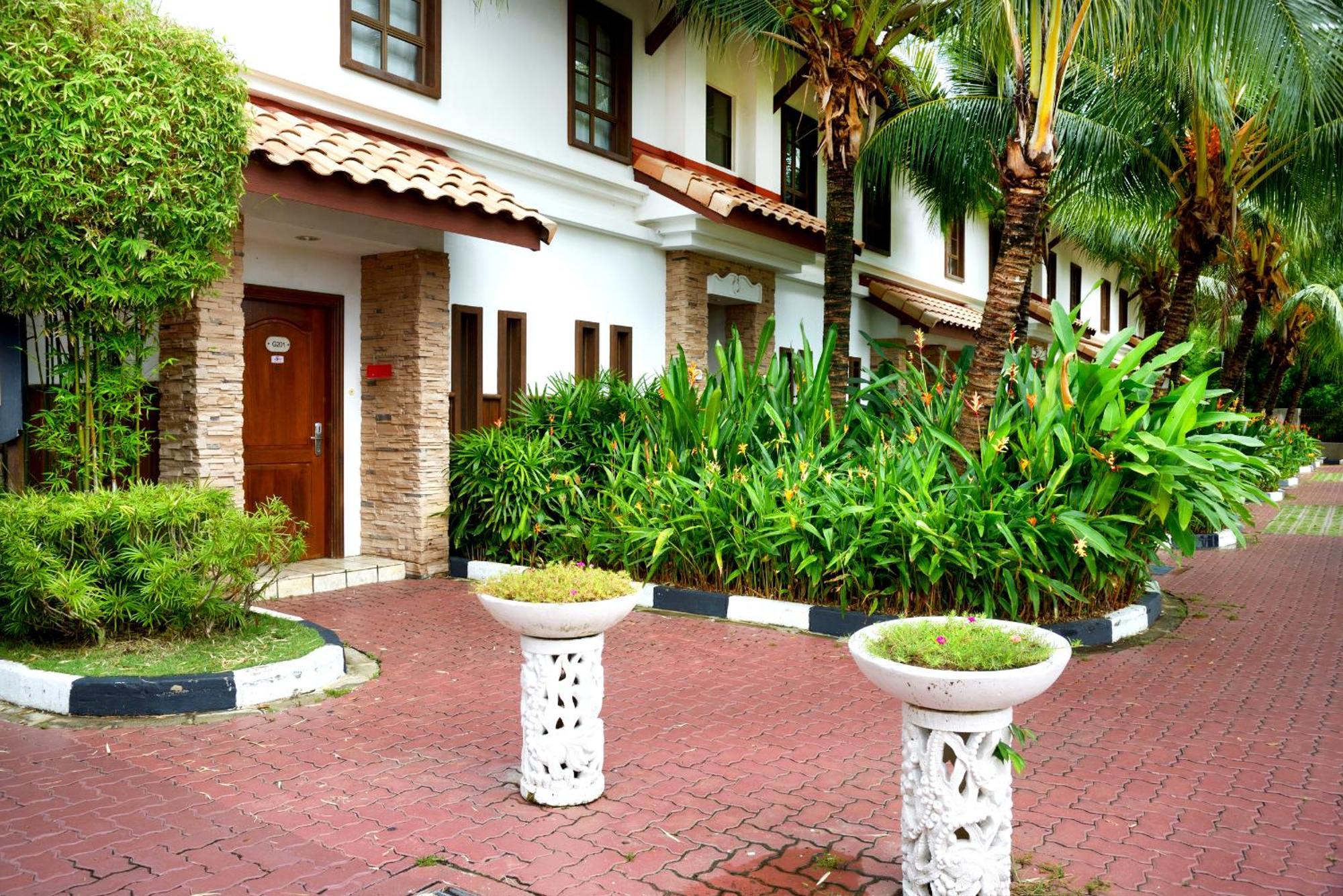 Hotel Grand Lexis Port Dickson Exteriér fotografie The hotel's exterior