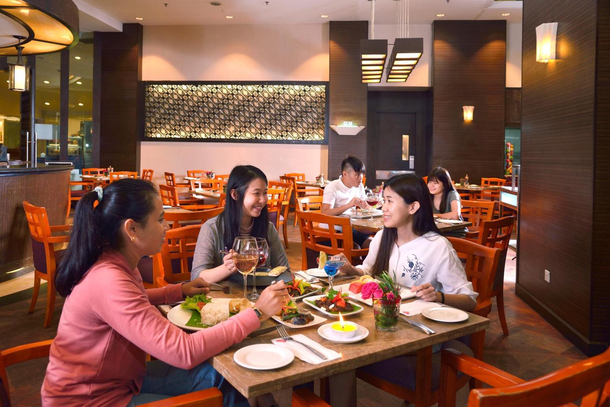 Hotel Grand Lexis Port Dickson Exteriér fotografie A restaurant in Vietnam