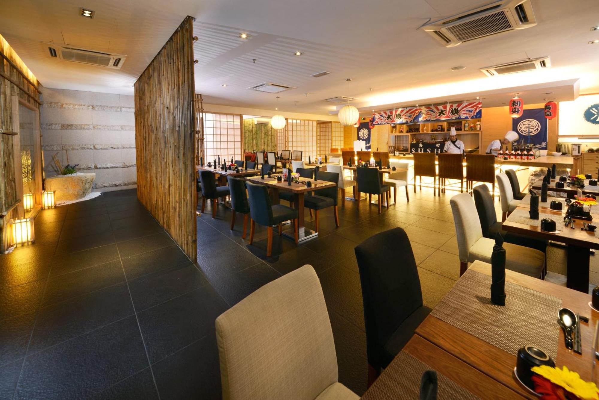 Hotel Grand Lexis Port Dickson Exteriér fotografie Interior of a restaurant in Singapore