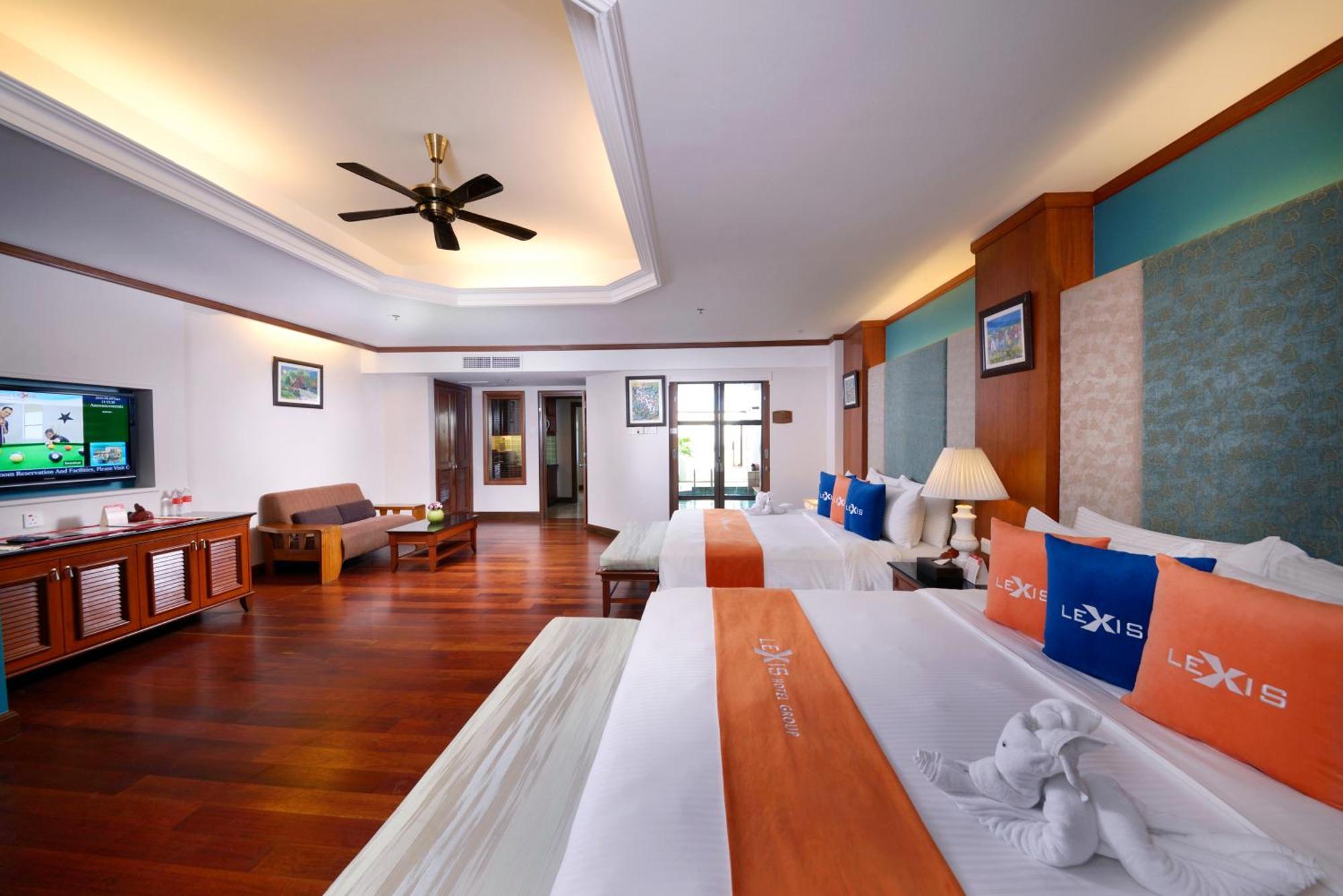 Hotel Grand Lexis Port Dickson Exteriér fotografie A suite at the Le Méridien Phuket Resort & Spa